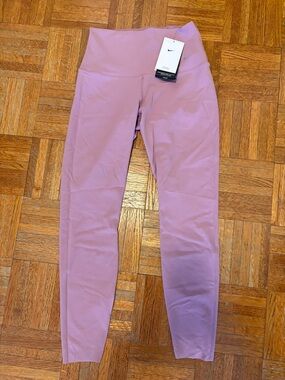 Nike Lavender High-Rise Women’s Leggings